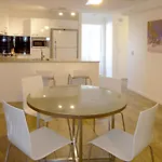 Direct Hotels - Governor Apartments