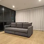 Inner City Free Parking Indoor& Great Location&View&Prem Netflix