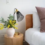 Modern 1-Br Apt With Pool Access