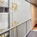 Urban Comfort Apt With Pool And Car Park