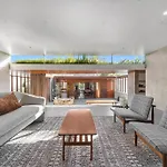Inside Out! ~ 3 Bed House ~ Toowong