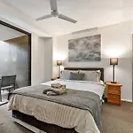 Resort Living - 10Mins Cbd - 2Bed / 2Bath / 1Car