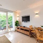 Riverside Studio Apartment With Parking