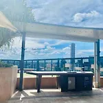 Luxury And Convenient Unit In South Brisbane