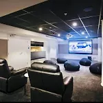 Luxury And Convenient Unit In South Brisbane