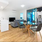 South Brisbane 2 Bed 2 Bath With Parking