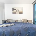Airtrip Apartment On Margaret Street In Cbd
