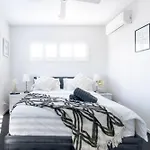Beautiful Modern 3 Bedroom Family Suite Sleeps 6
