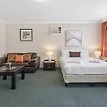 Paramount Motel