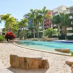 Bright 1-Bed With Great Views & Amenities