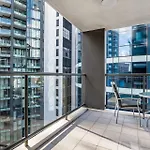 Skyline Sanctuary 1Br Apartment With River Views