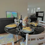 Serene Share Suite In Coopers Plains