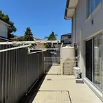 2 Spacious Rooms With Shared Bathroom In Modern Sunnybank Home