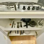 Prime 1Br Near Transport And Retail