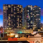 Luxury Peppers Infinity Pool Stylish With 2Bd & 1C Park