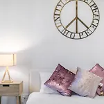High Lvl Private And Quiet River View 2Bd Apt