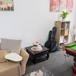 Hot Tub, Ice Bath, Gym, Sauna, Pool Table Coorparoo Haven