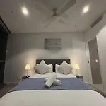 2B2B Retreat Land Mark In Brisbane City Queens Wharf
