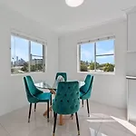 Stylish 3Brm Apt Near Gabba With Free Parking & Wifi
