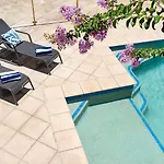 Pet Friendly Family Home In Brisbane - Relocations And Family Stays - Fast Internet - Parking - Netflix