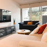 Cosy Apartment In Bulimba