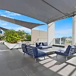 Modern 1Br Apt With Parking And Study Desk!