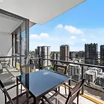 Stunning 1B In South Bank With River & Mountain View