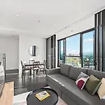 Stunning Mountain Views Plus Infinity Pool, Gym, Park