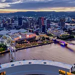 River Glow At Queens Wharf Level 43