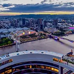 River Glow At Queens Wharf Level 43