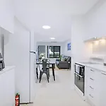 Leafy Corner - Simple Stay Near Brisbane River And Cbd