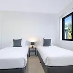 Leafy Corner - Simple Stay Near Brisbane River And Cbd