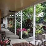 Ellie\'S Guest House
