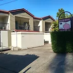 Milton Motel Apartments