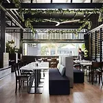 Luxury Central Apartment