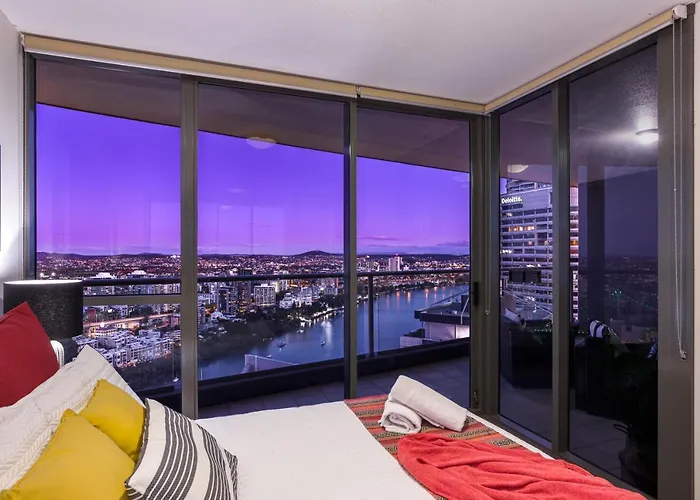 African Escape On Level 38 - Balcony With Views