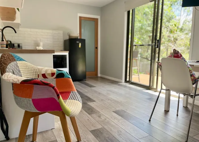 Stylish Guest Suite In Everton Hills