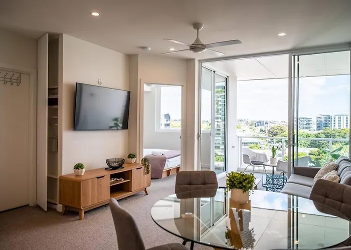 Modern 1-Br Apt With Pool Access