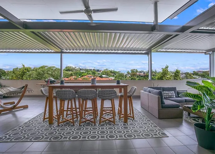 Top Of Taringa Penthouse With Sweeping Views