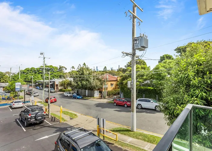 Spacious And Superb 3-Bed Apartment