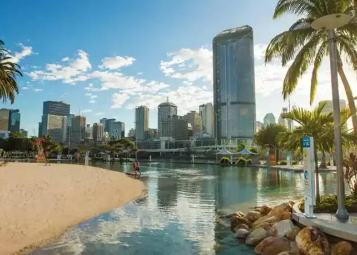 Resort Living - 10Mins Cbd - 2Bed / 2Bath / 1Car