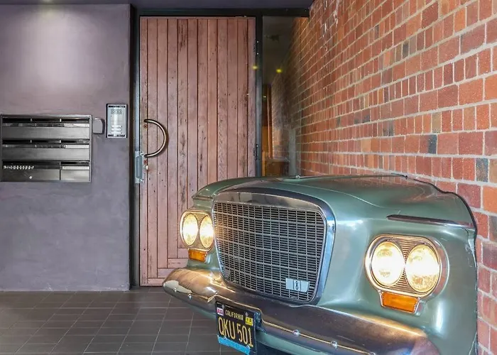 Iconic Warehouse Apartment~Cbdedge~2Bed/2Bath/1Car
