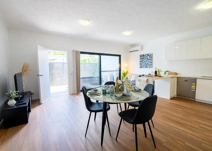 Balmoral Apartment - Airy & Light-Filled City Edge Comfort Stay