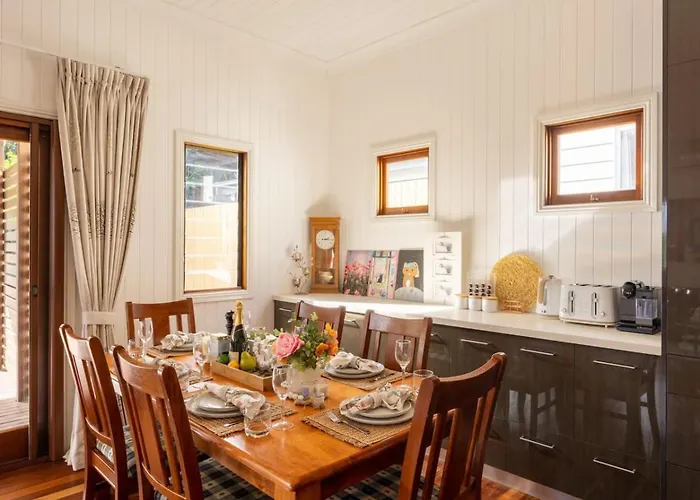 6Km To Cbd Convenient 5Br Queenslander Coorparoo