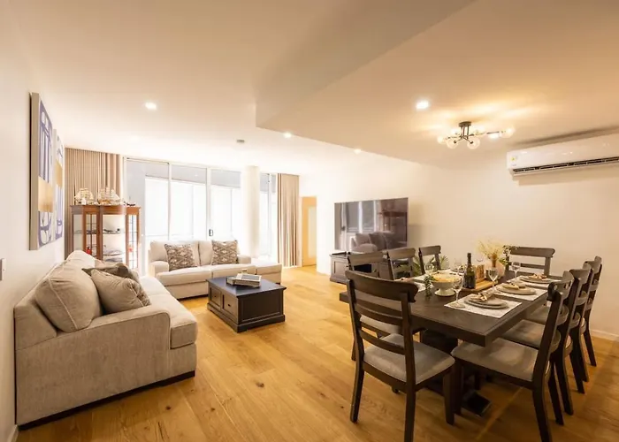Luxury 4Br Cozy Home Pool, Gym, Sauna, Wparking At Cbd