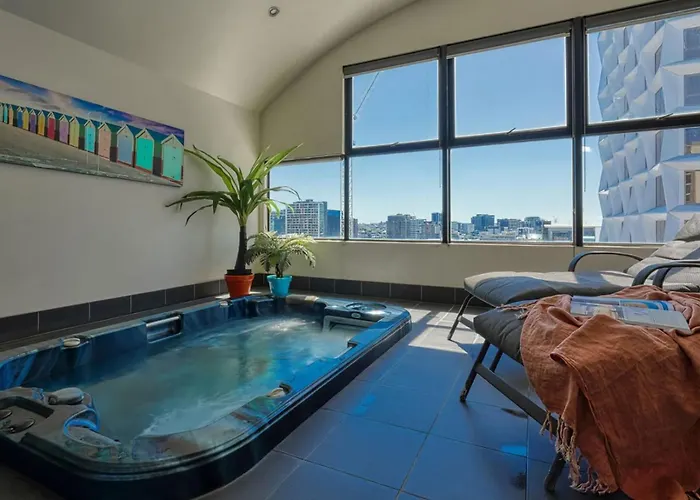 Urban Oasis Stay With Gym Sauna And Hot Tub