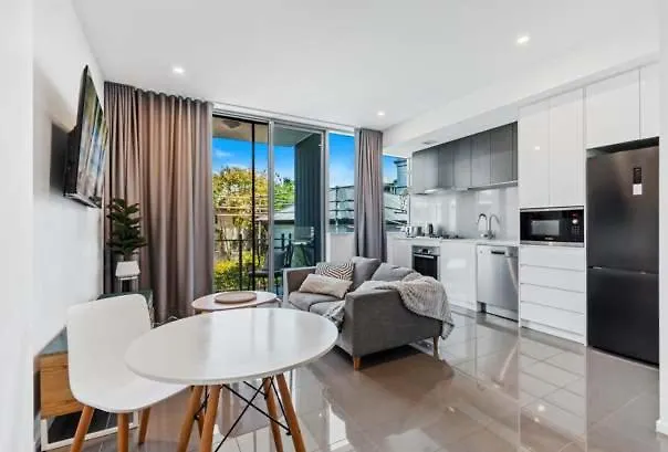 Spacious One-Bedroom Apartment In South Brisbane