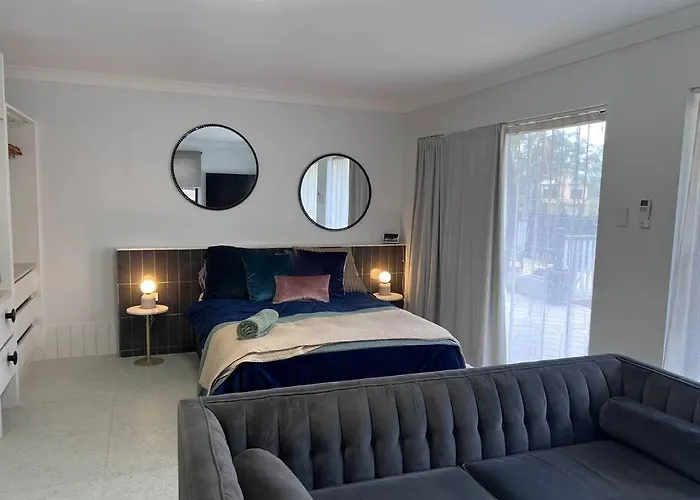 Sophisticated Spacious Self Contained Studio