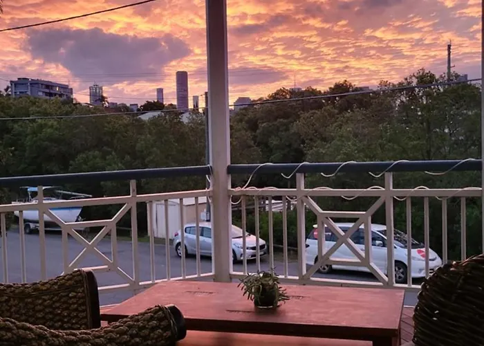 Urban Riverside Rest
