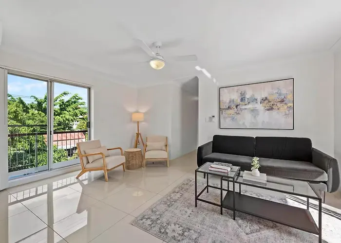 Lovely 3Brm Apt Near Gabba With Free Parking & Wifi